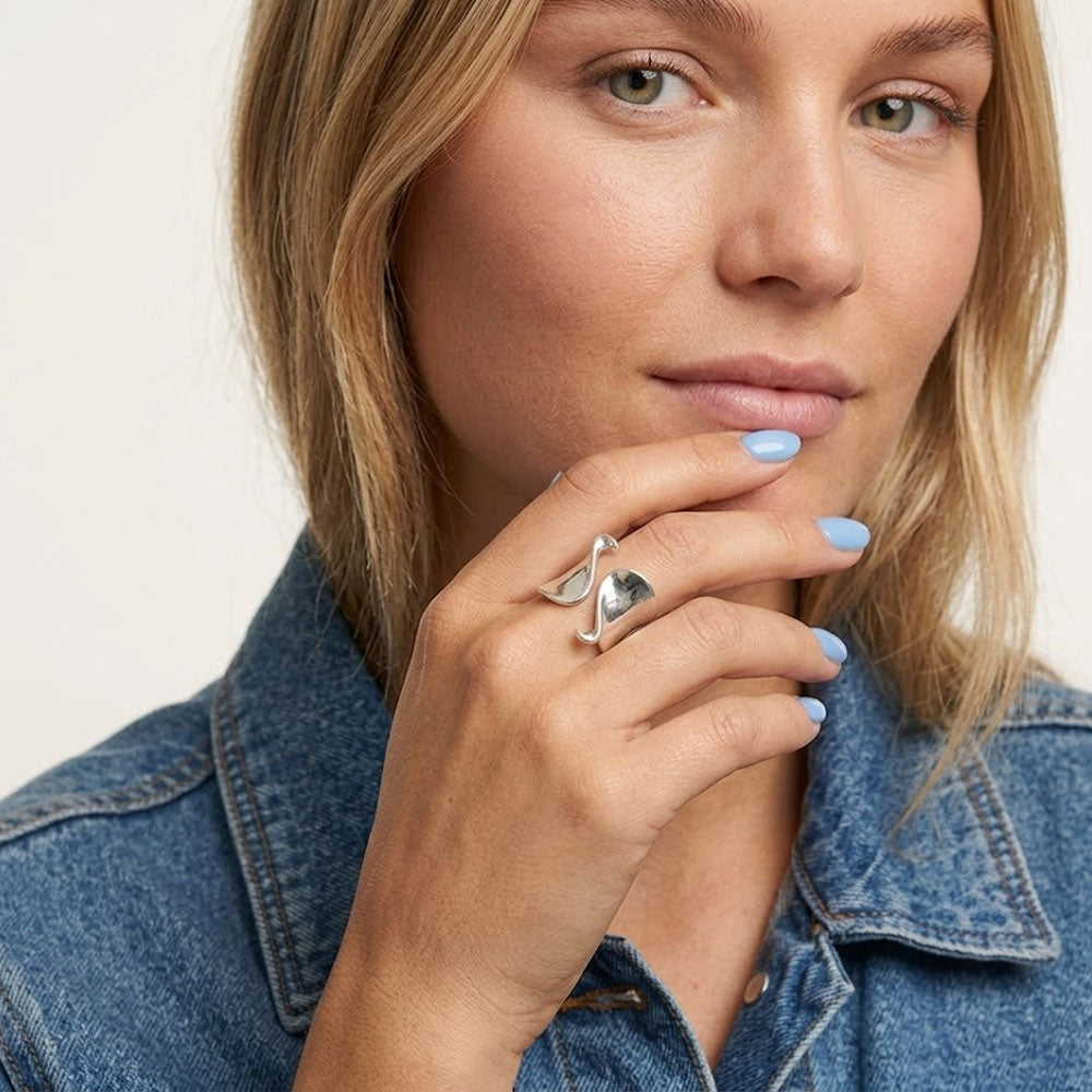 Wave - Justerbar ring i minimalistisk design