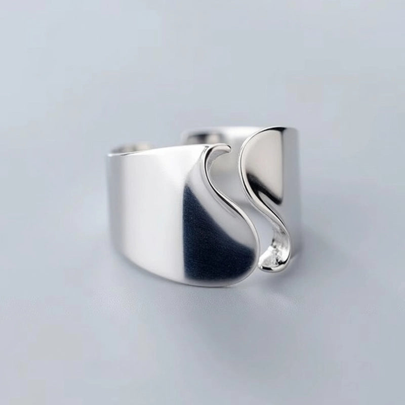 Wave - Justerbar ring i minimalistisk design