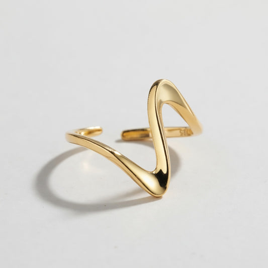 Vendela - Justerbar ring med vågig design